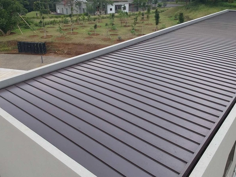 2. Cara Merawat Atap Metal agar Tahan Lama